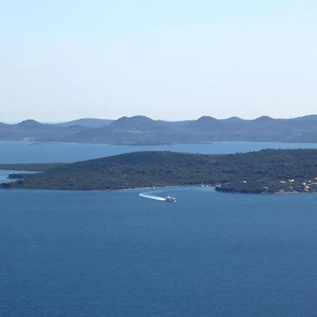 With A Parking Space Mali Iz Apartment *