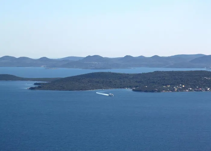 With A Parking Space Mali Iz Apartment *