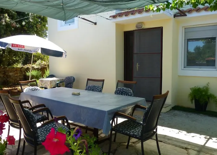 With A Parking Space Mali Iz 아파트 Veli Iž