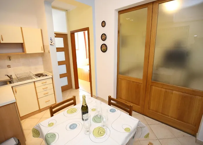 With A Parking Space Mali Iz 아파트