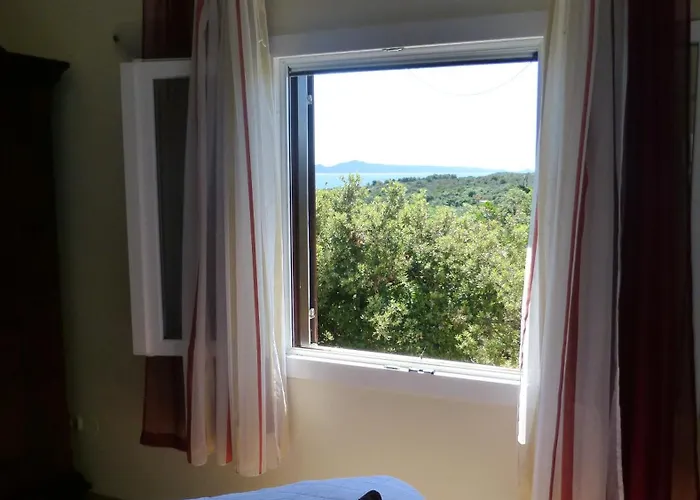 With A Parking Space Mali Iz *