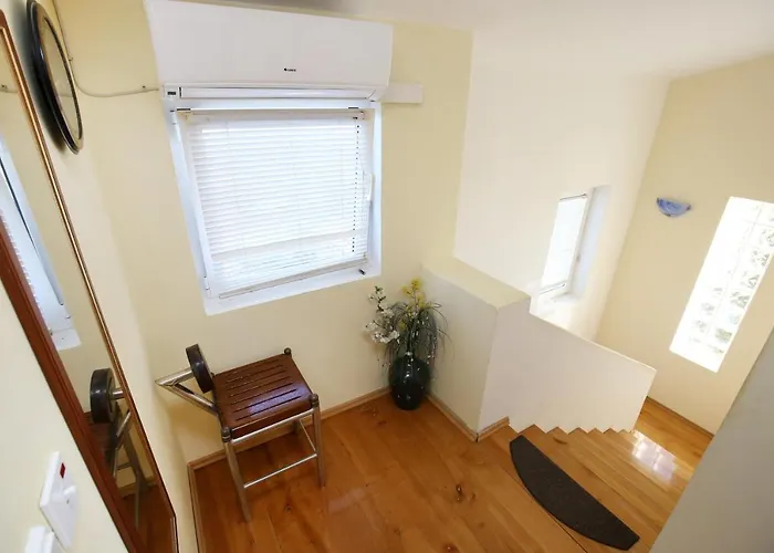 With A Parking Space Mali Iz *